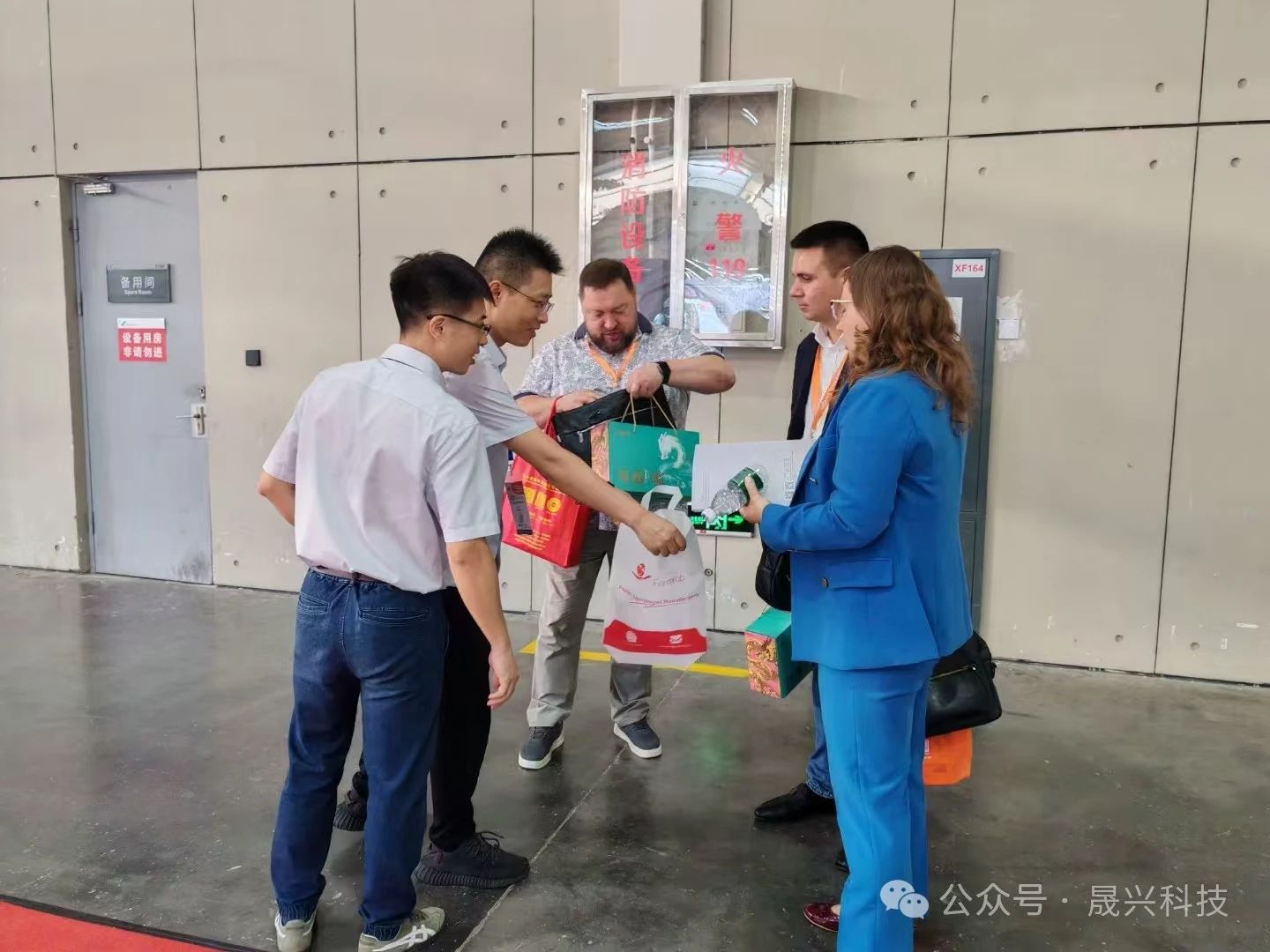 ����װ��